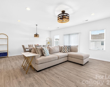 11012 Pagebrook Lane - Photo Thumbnail 8
