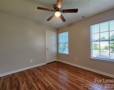 3046 Talledaga Lane Sw - Photo Thumbnail 9