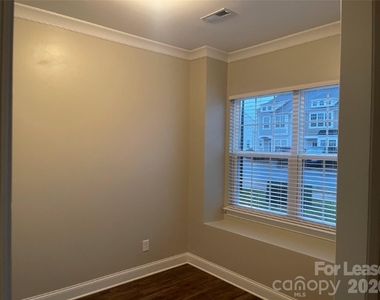 358 Halton Crossing Drive Sw - Photo Thumbnail 6