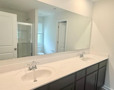 2834 Oldfield Drive - Photo Thumbnail 12