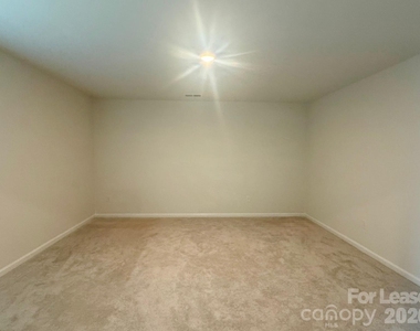 2834 Oldfield Drive - Photo Thumbnail 8