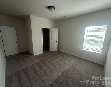 1100 Langston Lane - Photo Thumbnail 13