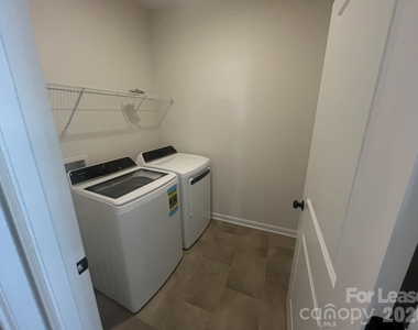 1100 Langston Lane - Photo Thumbnail 6