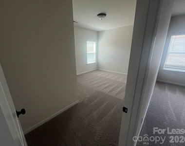 1100 Langston Lane - Photo Thumbnail 12