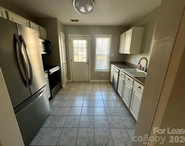 16854 Bridgeton Drive - Photo Thumbnail 3
