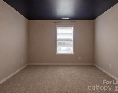 4320 Staffordshire Lane - Photo Thumbnail 12