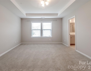 4320 Staffordshire Lane - Photo Thumbnail 7