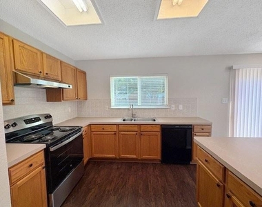 10065 Chapel Oak Trail - Photo Thumbnail 6