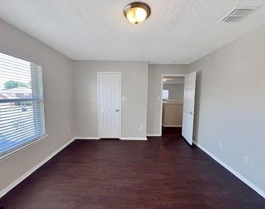 10065 Chapel Oak Trail - Photo Thumbnail 17