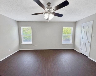 10065 Chapel Oak Trail - Photo Thumbnail 13