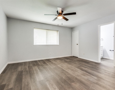 2130 Richwood Drive - Photo Thumbnail 7