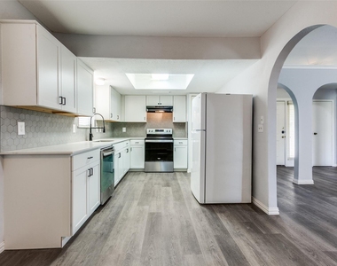 2130 Richwood Drive - Photo Thumbnail 3
