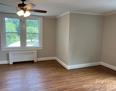 237 N 2nd Street - Photo Thumbnail 8
