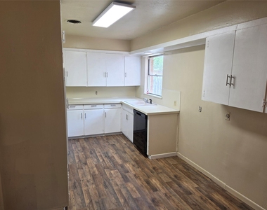 1685 N Willis Street - Photo Thumbnail 3