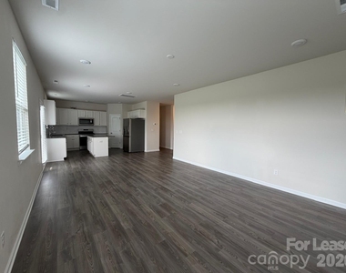 9002 Foxcroft Drive - Photo Thumbnail 5