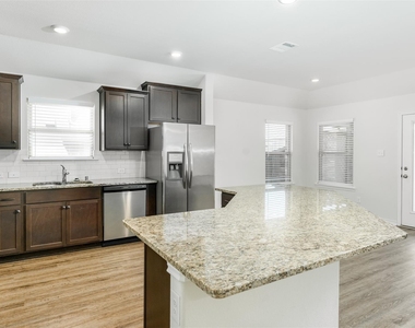 716 Bluebird Way - Photo Thumbnail 13