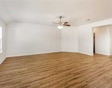 716 Bluebird Way - Photo Thumbnail 25