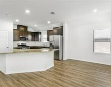 716 Bluebird Way - Photo Thumbnail 24