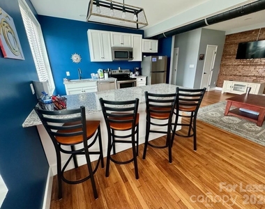 819 Harper Avenue - Photo Thumbnail 7