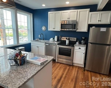 819 Harper Avenue - Photo Thumbnail 6