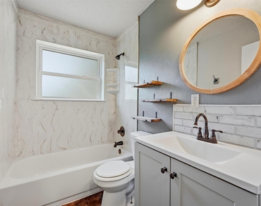 1006 W Texas Street - Photo Thumbnail 18