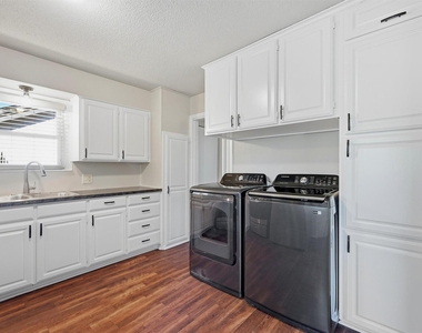 1006 W Texas Street - Photo Thumbnail 12