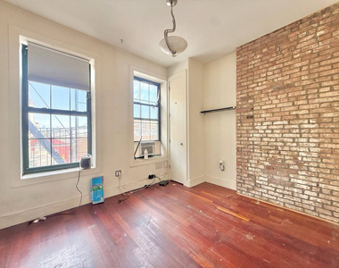 126 Grattan Street - Photo Thumbnail 3