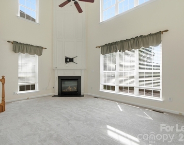 16903 Hampton Trace Road - Photo Thumbnail 3
