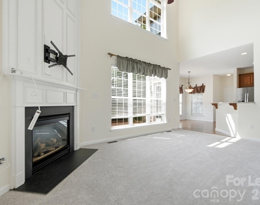 16903 Hampton Trace Road - Photo Thumbnail 5