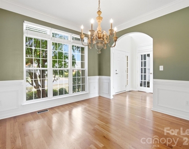 16903 Hampton Trace Road - Photo Thumbnail 13