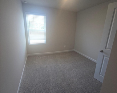 1175 Rosetta Drive - Photo Thumbnail 7