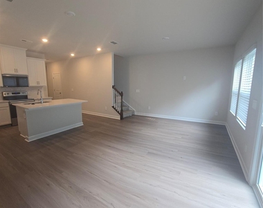 1175 Rosetta Drive - Photo Thumbnail 4