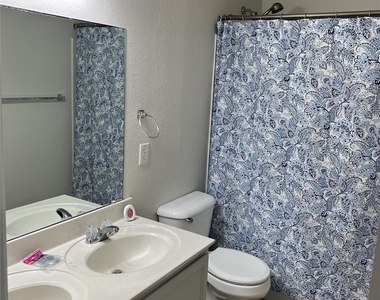 12836 Cedar Hollow - Photo Thumbnail 11