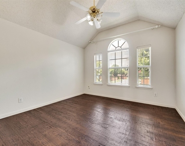 3532 Dripping Springs Drive - Photo Thumbnail 4