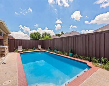 3532 Dripping Springs Drive - Photo Thumbnail 9