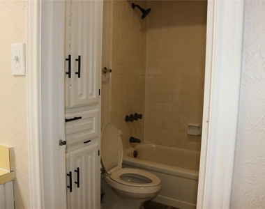 1515 Cherrycrest Street - Photo Thumbnail 19