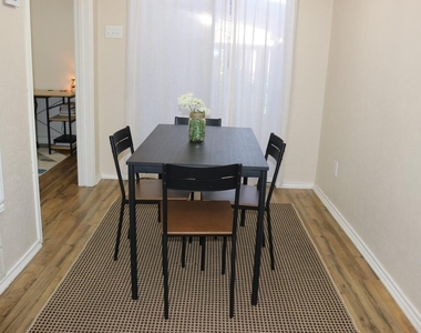 1515 Cherrycrest Street - Photo Thumbnail 13