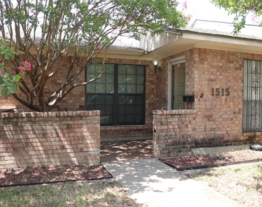 1515 Cherrycrest Street - Photo Thumbnail 2