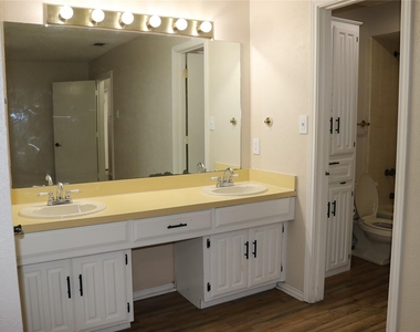 1515 Cherrycrest Street - Photo Thumbnail 20