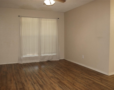 1515 Cherrycrest Street - Photo Thumbnail 22