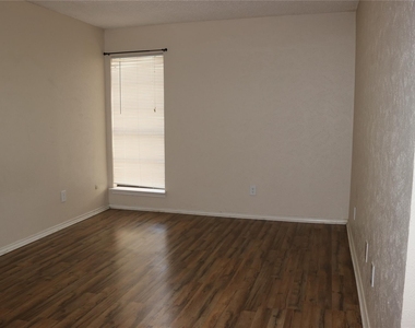 1515 Cherrycrest Street - Photo Thumbnail 17