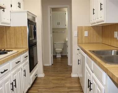 1515 Cherrycrest Street - Photo Thumbnail 8