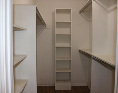 1515 Cherrycrest Street - Photo Thumbnail 21