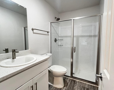 5122 Gaston Avenue - Photo Thumbnail 3