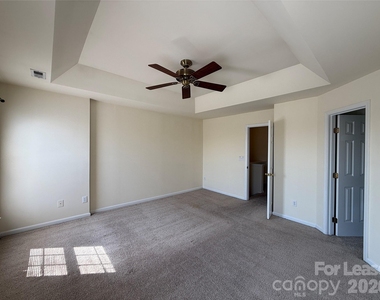 9766 Blossom Hill Drive - Photo Thumbnail 17