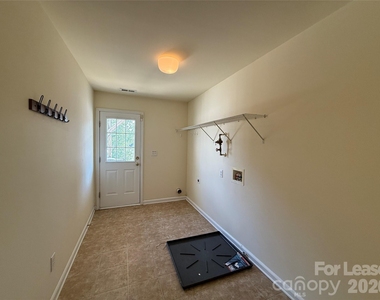 9766 Blossom Hill Drive - Photo Thumbnail 7