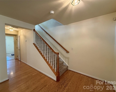 9766 Blossom Hill Drive - Photo Thumbnail 8