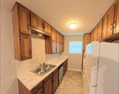 7324 Davis Boulevard - Photo Thumbnail 2