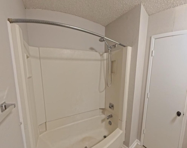 7324 Davis Boulevard - Photo Thumbnail 14