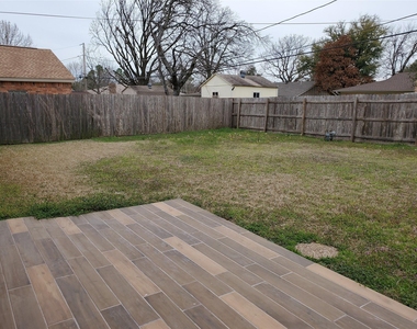 5901 Crestwood Circle - Photo Thumbnail 17